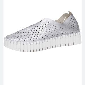 Ilse Jacobsen HORNBÆK Women's Tulip 3576 Flat | Slip-On | Low -Top Silver Size 9